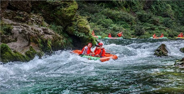 黃龍洞、天門仙山、猛洞河、鳳凰古城“湘西神秘之旅”5日游