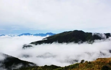 神農(nóng)頂、神農(nóng)祭壇、官門(mén)山、天生橋、昭君故里汽車(chē)三日純玩游