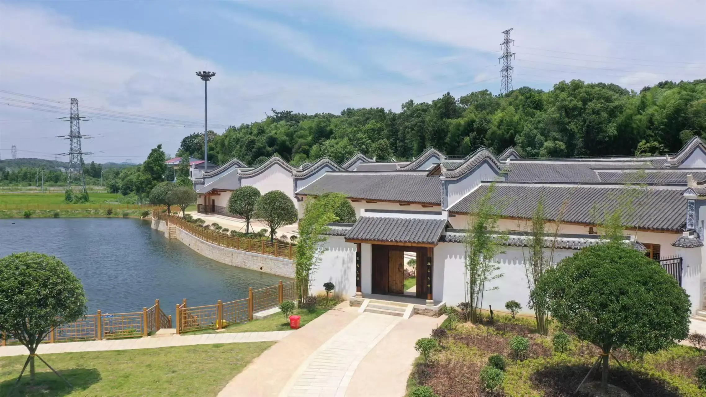 清溪村、天意木國(guó)景區(qū)、明清古巷、市博物館、胡林翼故居二日游